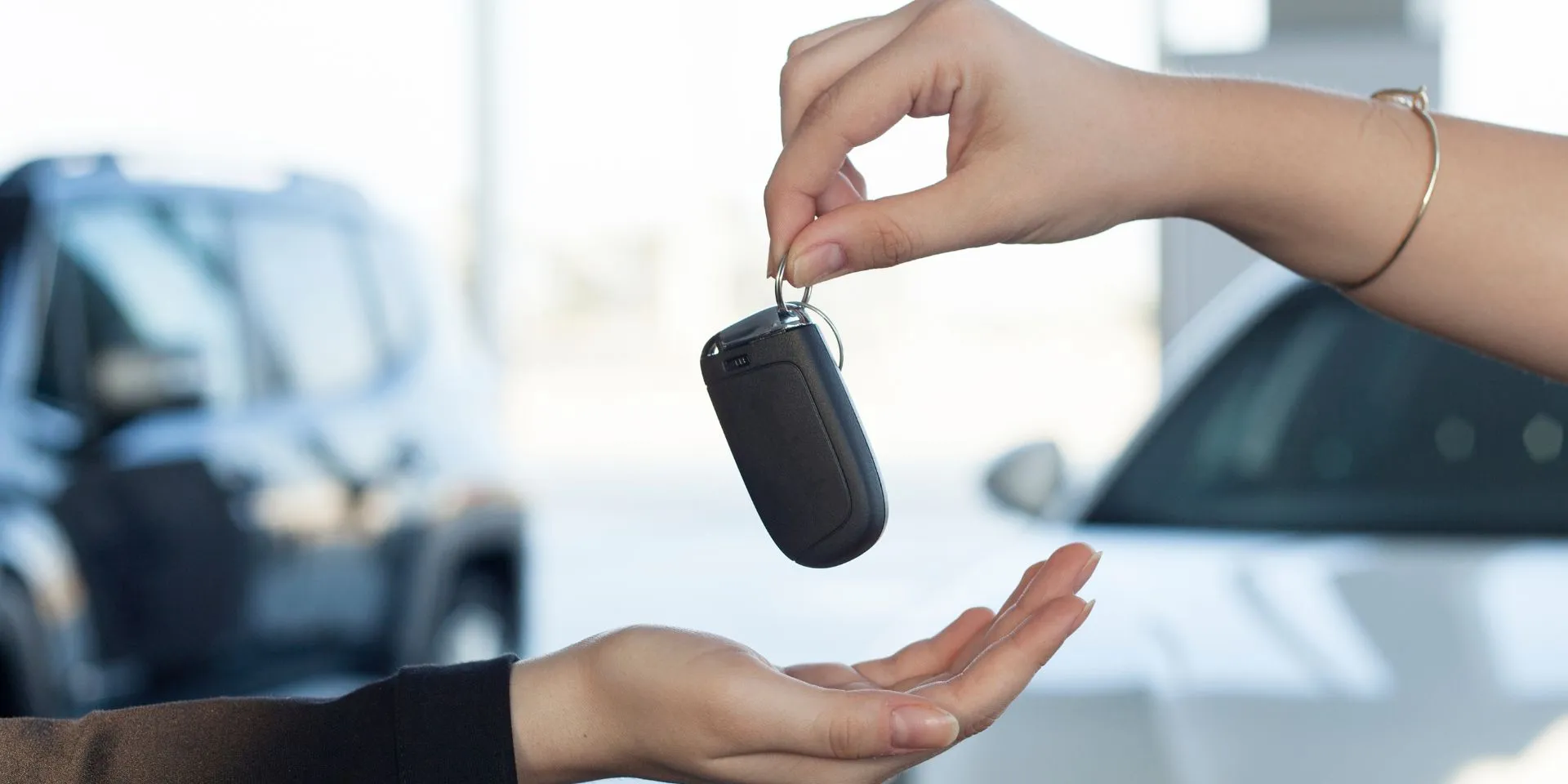 entrega-de-llaves-de-carro-auto